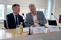 Landtagspräsident Dr. Matthias Rößler mit Herrn Suchy, Vorsitzender des Sorbenrates in Sachsen