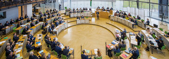 Ansicht auf das Plenum von oben 