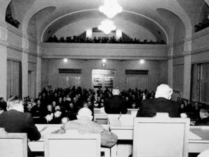 Blick vom Präsidium in den Plenarsaal 