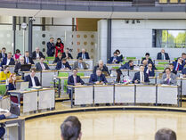 Abgeordnete mehrerer Fraktionen im Landtag