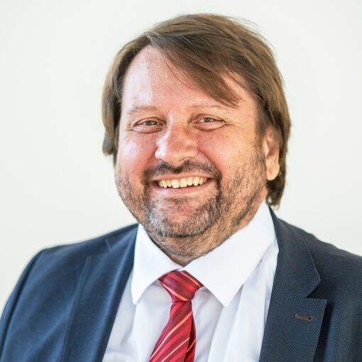 Magerl, Dr. Fabian