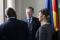 Landtagspräsident Dr. Matthias Rößler im Gespräch mit dem namibischen Botschafter