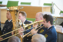 Ein Orchester umrahmte die Gedenkstunde zum Volkstrauertag im Plenarsaal musikalisch.