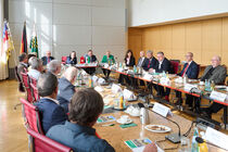 Gespräch der Parlamentsdelegation mit Abgeordneten des Sächsischen Landtags in der A 100