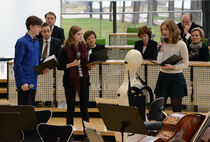 Schüler des Landesgymnasiums für Musik Carl Maria von Weber führten in das Konzert ein.