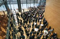 Über 400 Gäste aus Politik, Wirtschaft und dem öffentlichen Leben waren der Einladung des Landtagspräsidenten zum Neujahrsempfang in den Landtag gefolgt.