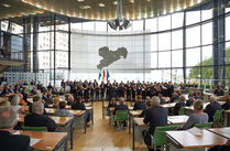 Gäste und Landesjugendchor Sachsen im Plenarsaal