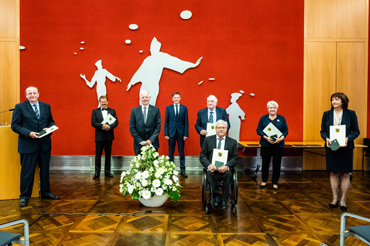 7 Persönlichkeiten wurden dieses Jahr von Landtagspräsident Dr. Matthias Rößler mit der Sächsischen Verfassungsmedaille ausgezeichnet