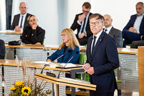 Landtagspräsident Dr. Matthias Rößler hält seine Rede im Plenarsaal 