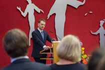 Ministerpräsident Michael Kretschmer hält eine Ansprache zur feierlichen Amtsübergabe beim Sächsischen Datenschutzbeauftragten 