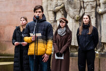 Schülerinnen und Schüler wirkten an der Gedenkstunde mit.