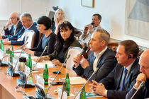 Eine Delegation des Wirtschaftsausschusses ist zu Gast im Abgeordnetenhaus des Parlaments der Tschechischen Republik.
