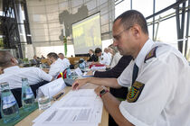 Sachkundiger Gunnar Ullmann, Vizepräsident des Landesfeuerwehrverbandes Sachsen, während der Anhörung im Plenarsaal