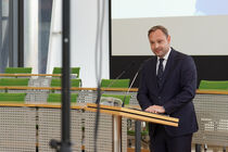 Landtagspräsident Alexander Dierks bei seiner Rede.