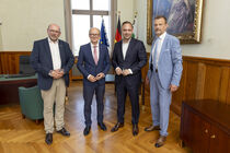 Besichtigung des Amtszimmers des Landtagspräsidenten im Ständehaus