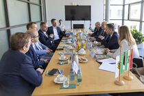 Sächsische und nordrheinwestfälische Vertreter im Gespräch