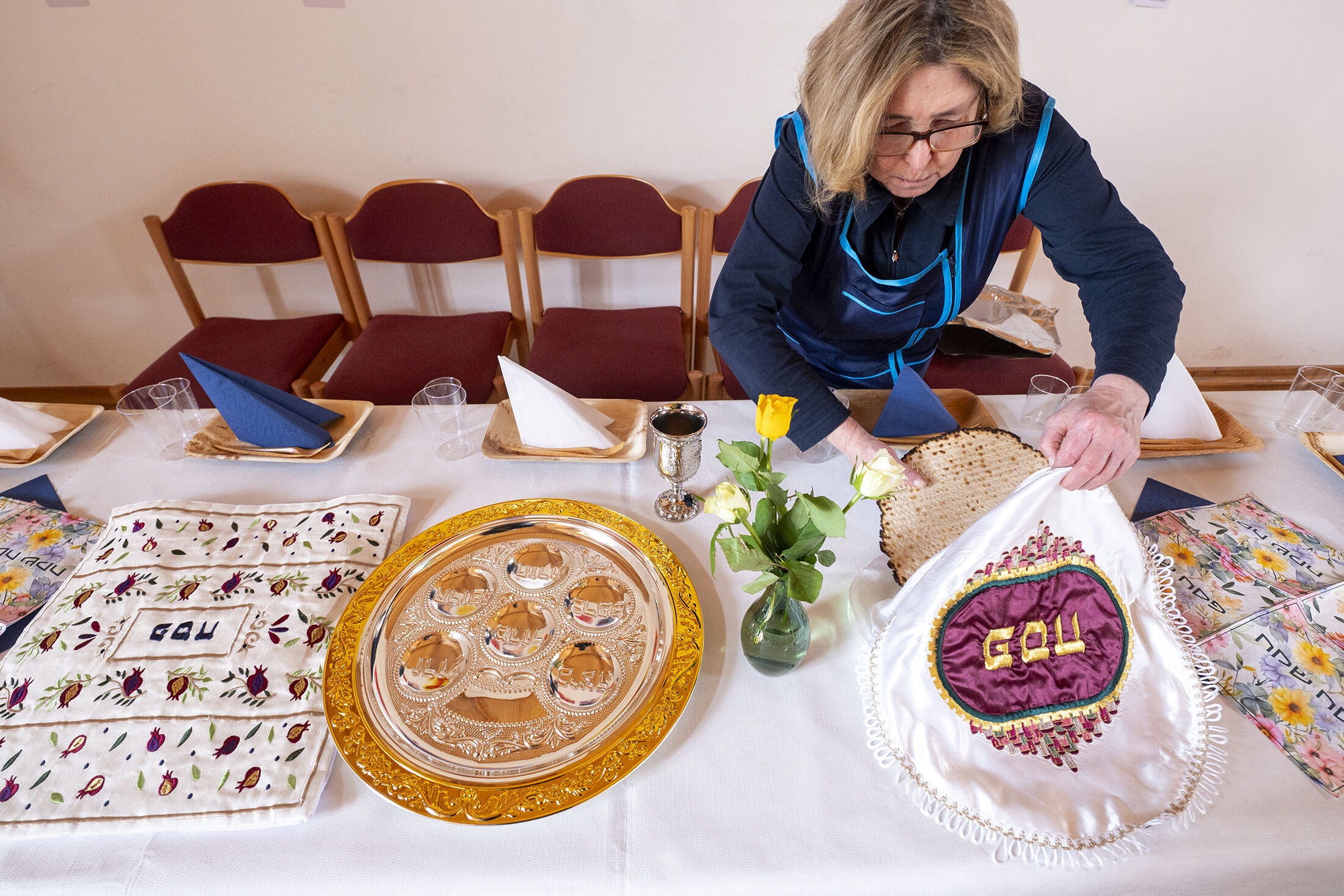 Vorbereitungen auf das Pessach-Fest in der Jüdischen Gemeinde Chemnitz. Pessach erinnert an den Auszug der Israeliten aus Ägypten nach jahrhundertelanger Sklaverei. Der Auszug selbst allerdings musste schnell vonstattengehen – Zeit für das Backen von Brot
