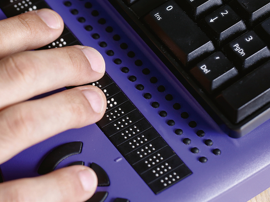 Computertastatur für blinde und sehbehinderte Menschen